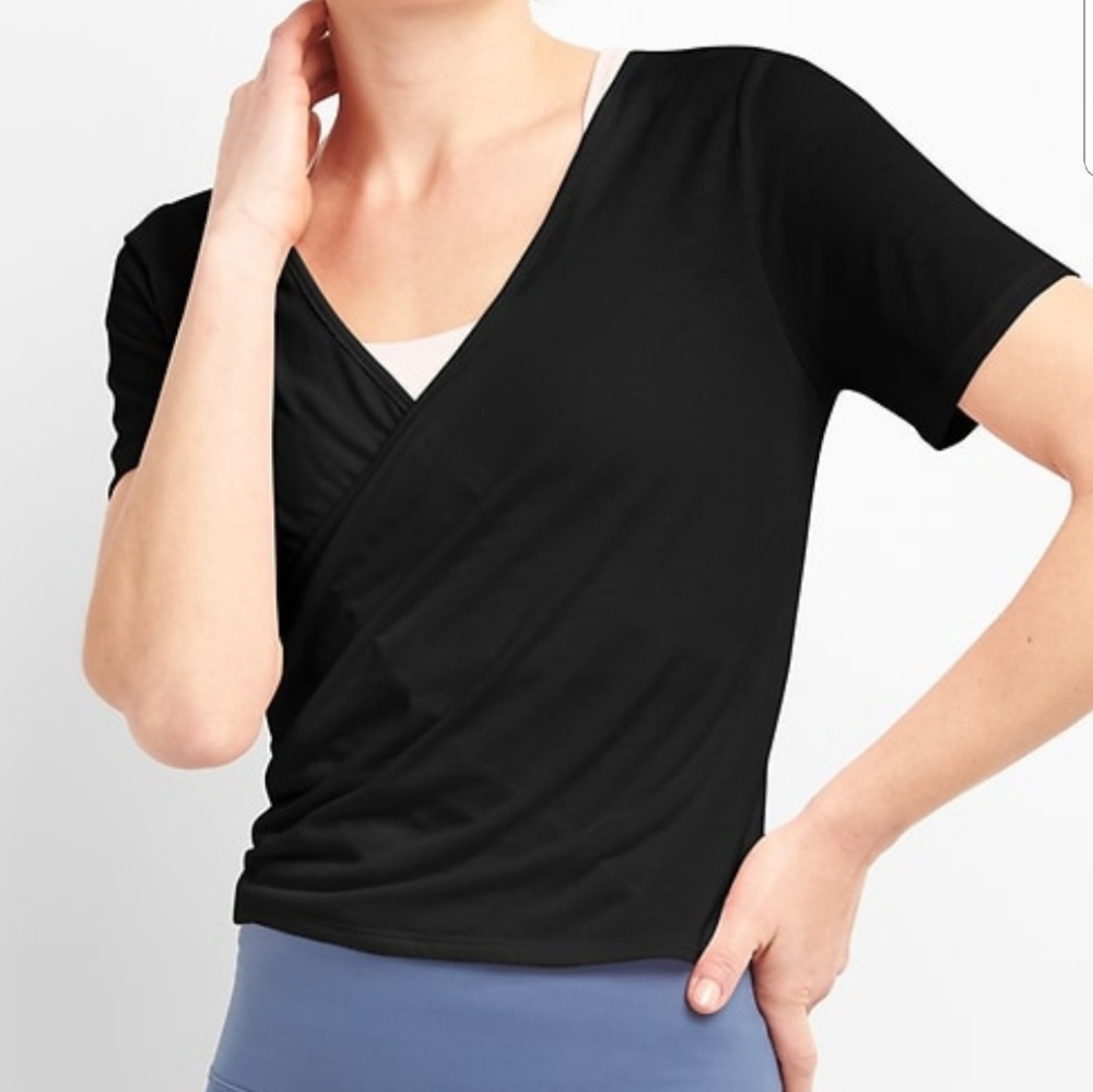🍭HostPick! GapFit BLACK workout top